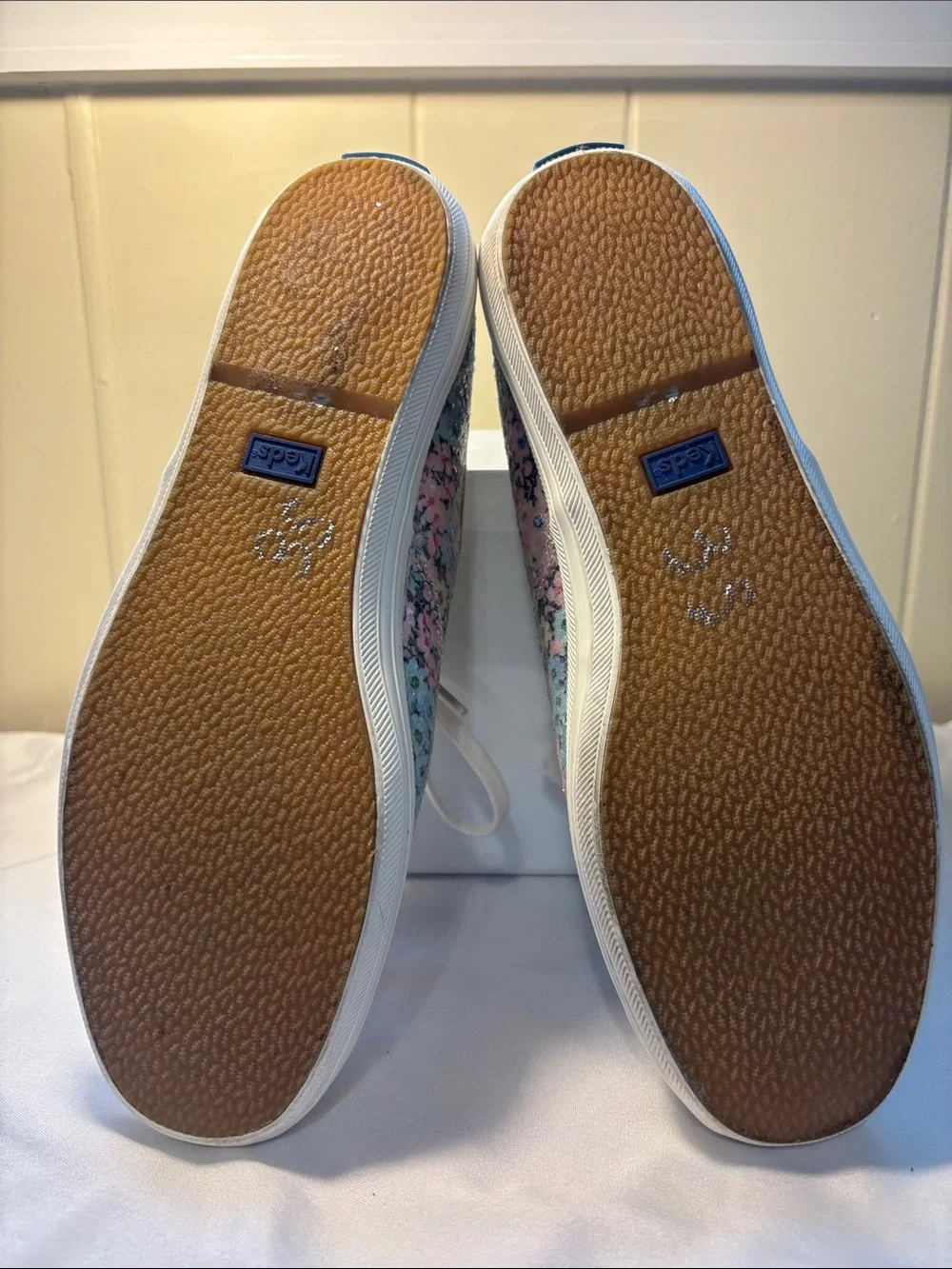 EUC Keds x Kate Spade Daisy Garden Glitter Sneakers Size 8